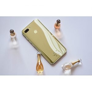 Lenovo Lenovo K5 Play 5.7-inch 3+32GB ROM Android 8.0 Oreo, 3000mAh 13MP+8MP Dual SIM 4G LTE Smartphone